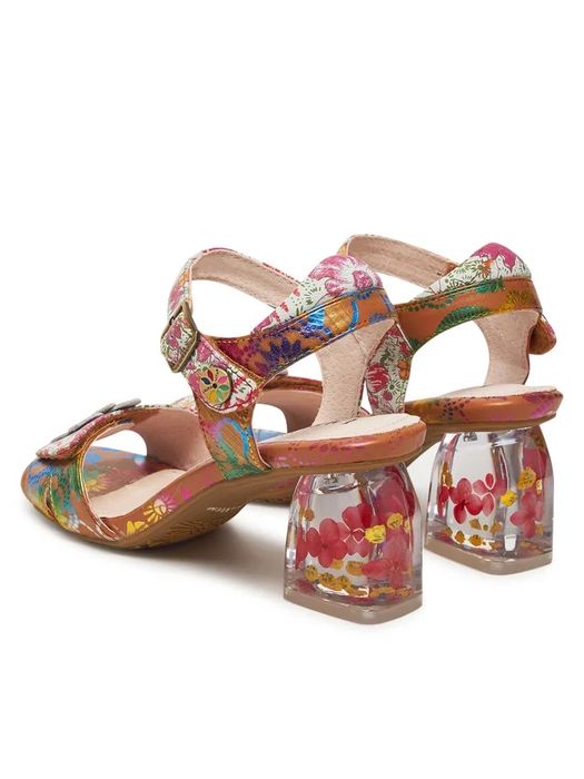 Обувки сандали Laura Vita цвят кафяв флорален