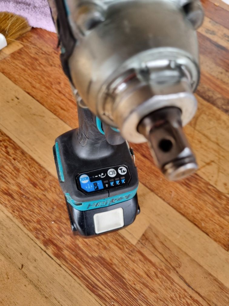 Bormasina impact makita DTW300