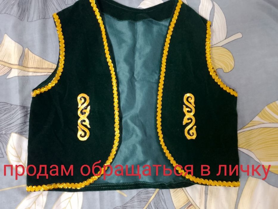 Продам жилетку на возраст 4-5 лет