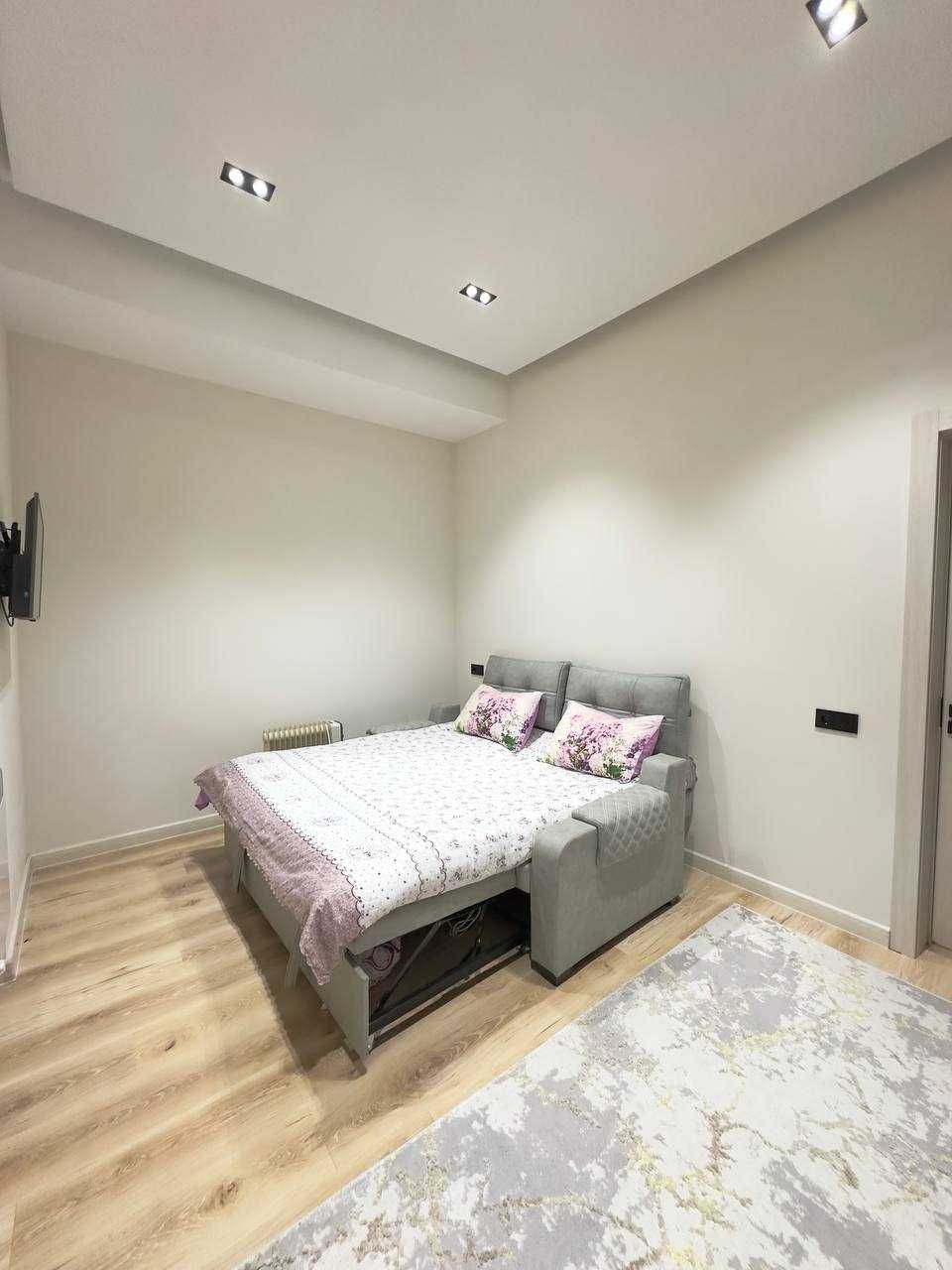 Срочно продаётся 4х комнотная квартира 87кв.м 135000$ харошим ремонтом