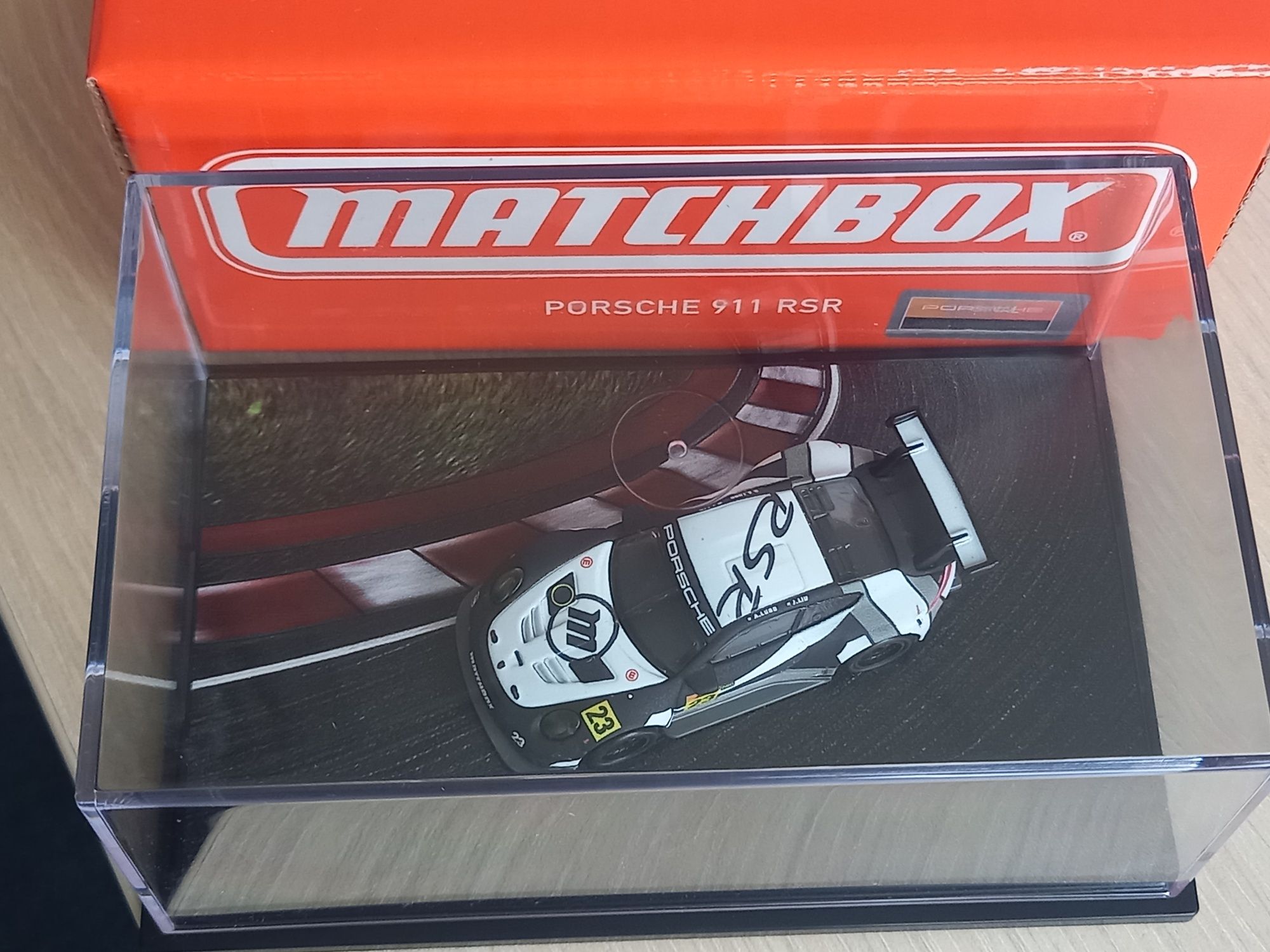 Порше 911 RSR - Мачбокс 1:64