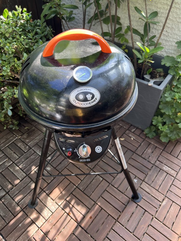 Продавам газово барбекю Outdoor chef