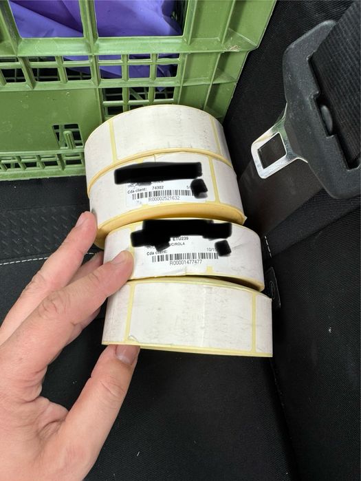 Rola etichete autoadezive 32x 73mm 900/buc