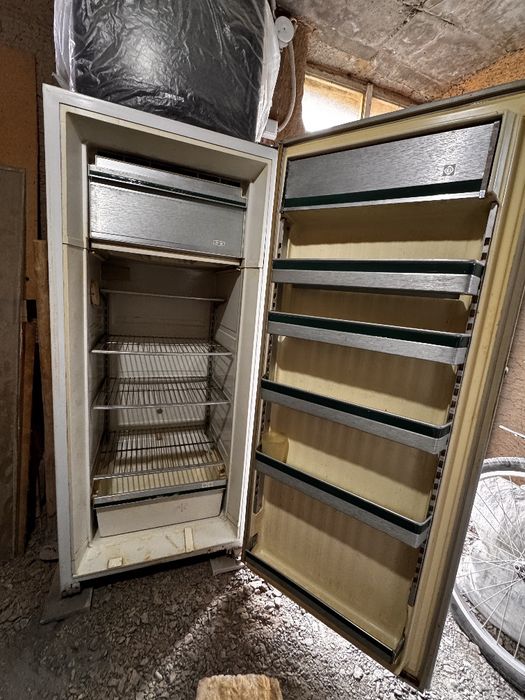 Продается Холодильник ЗИЛ