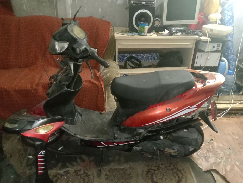 Продам скутер требует ремонта или как донор