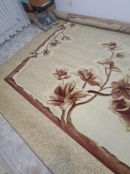 Продам ковёр в отличном состоянии