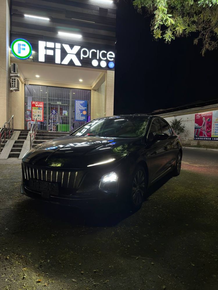 Hongqi eqm5 450 li 2024 sotiladi