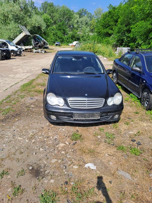 Dezmembrez Mercedes C180 compressor cod vopsea 197
