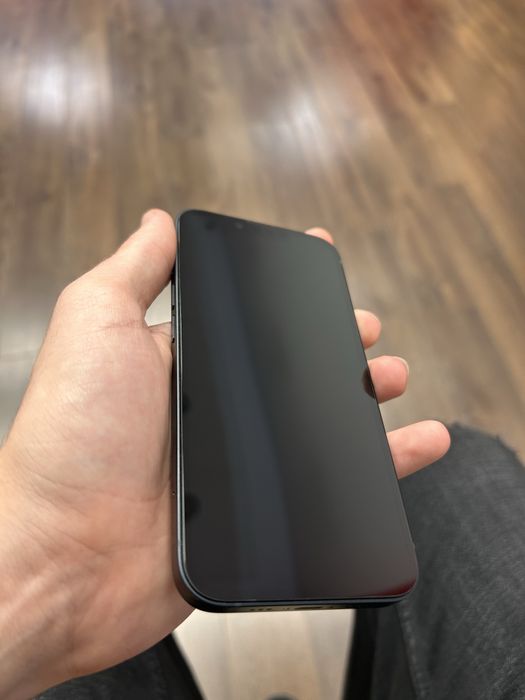 iPhone 14 128GB Midnight – Estetic impecabil, ecran nou, baterie 87%