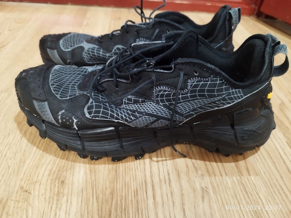 Осенние кроссовки Rebook Vibram