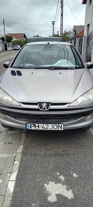 Vând Peugeot pentru dezmembrări