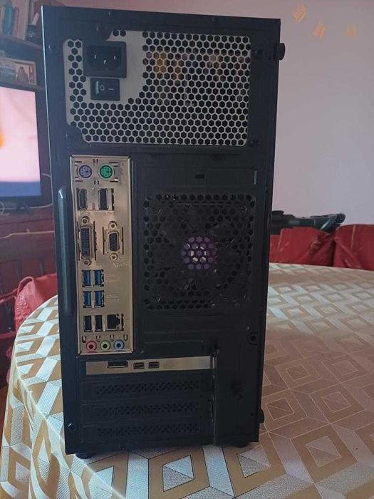 Настолен компютър