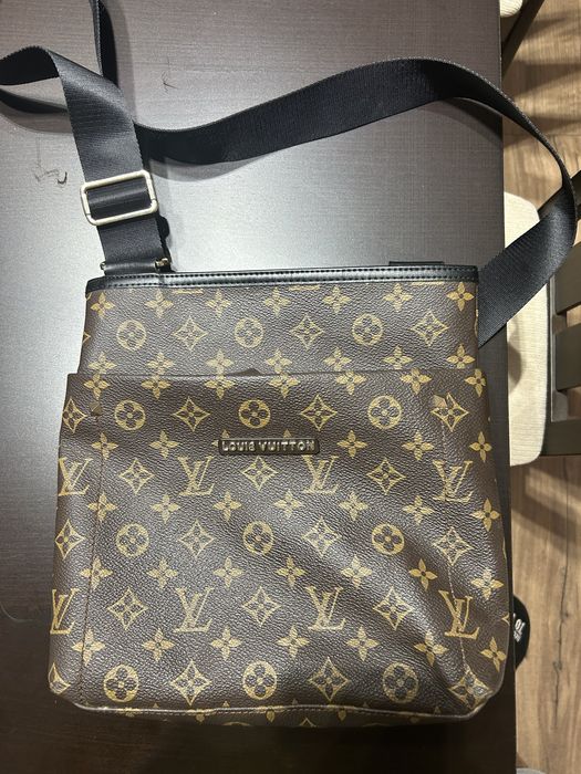 Borseta LV model deosebit