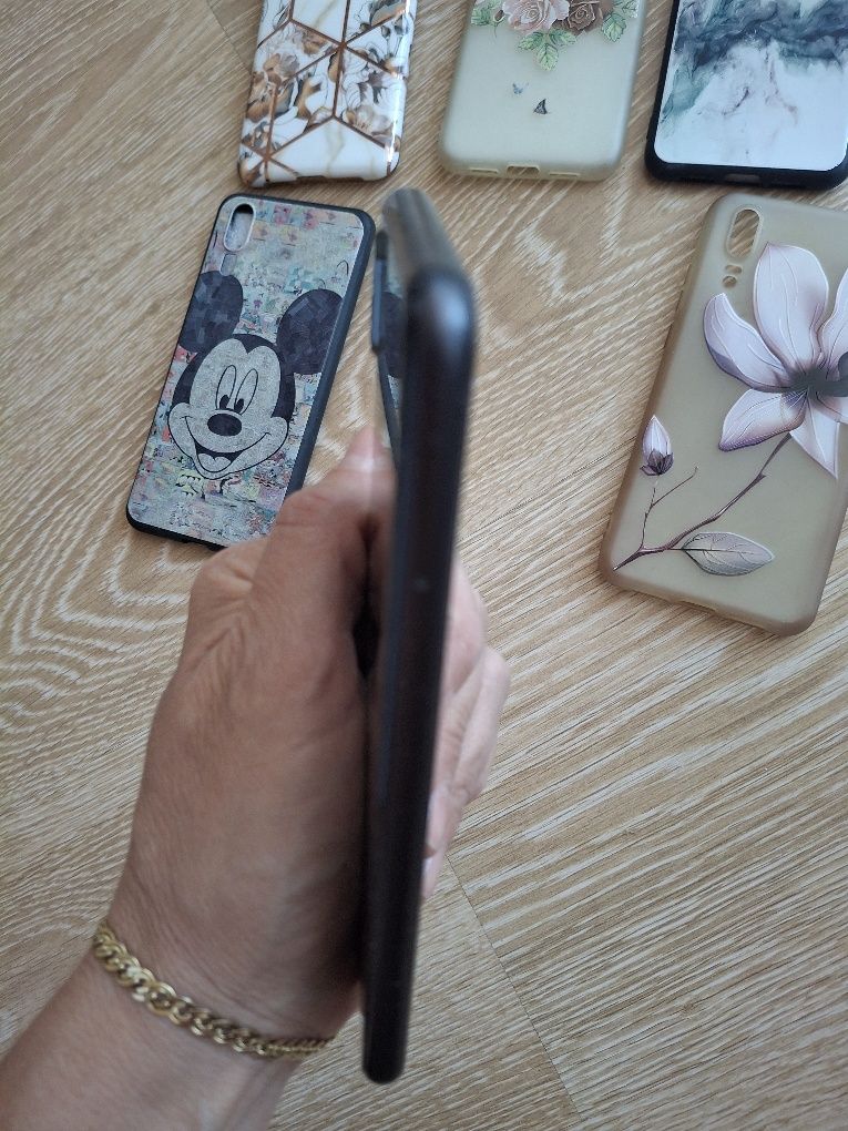 Телефон Huawei P20