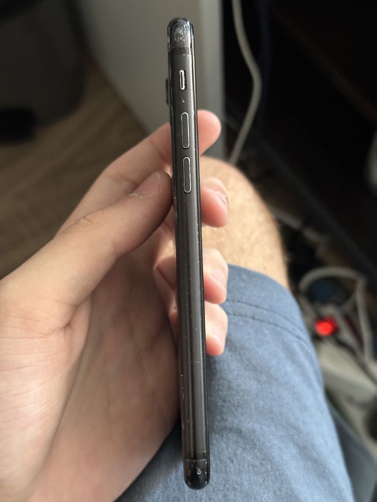 iPhone SE 2020 128GB черен