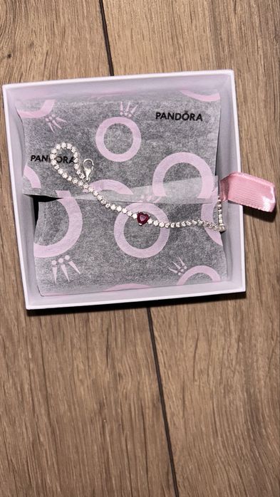 Пандора браслет,состояние новое