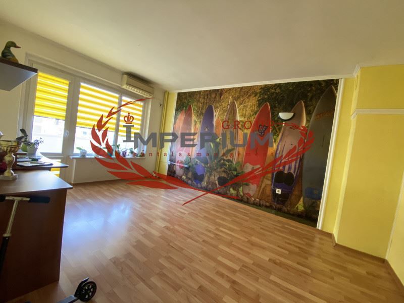 Дава се под наем Четиристаен апартамент в Варна, Базар Левски - 90 кв.м за 459 € - Снимка #7