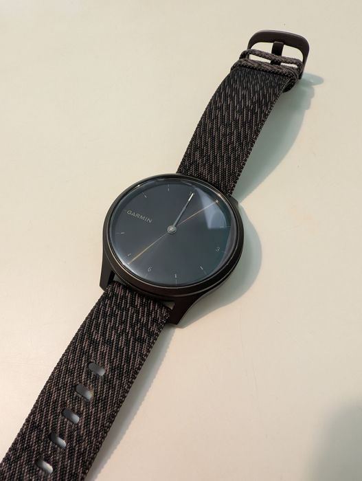 Ceas smartwatch hibrid Garmin Vivomove Style, curea nailon