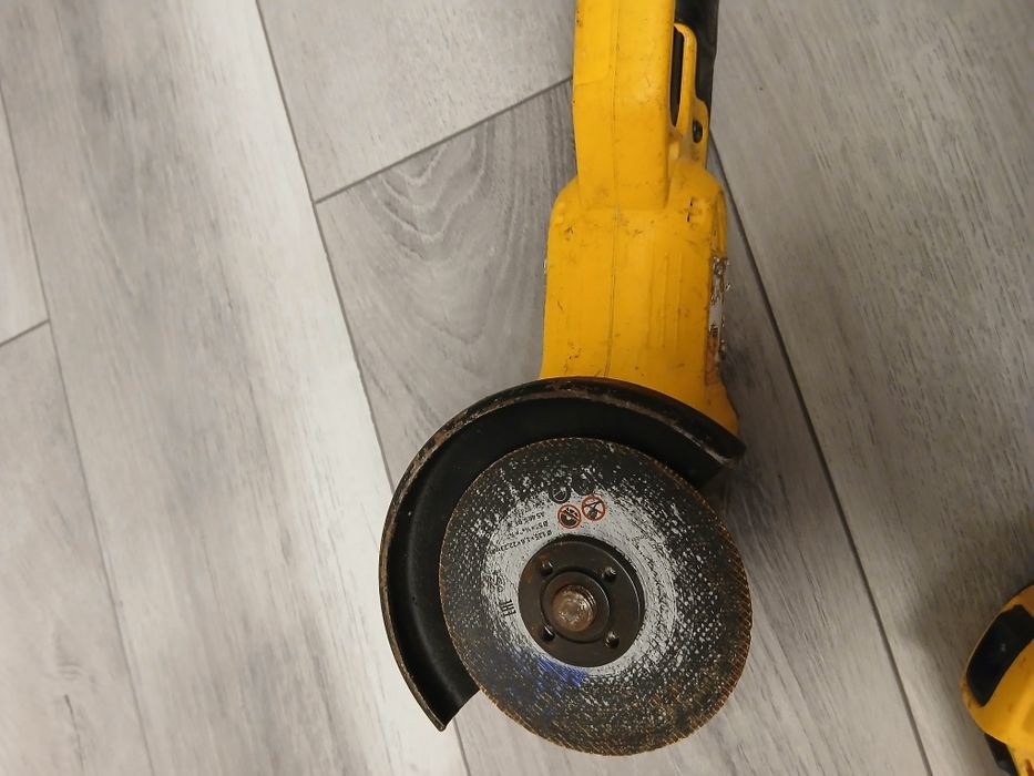 Dewalt scule      .