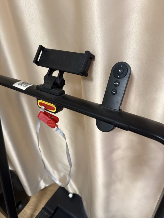 Електрическа бягаща пътека FitTronic D1100, Скорост до 14km/h,