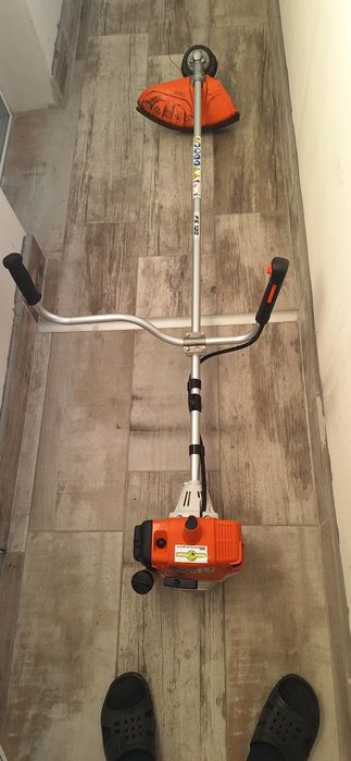 Моторна коса /тример/ FS 120