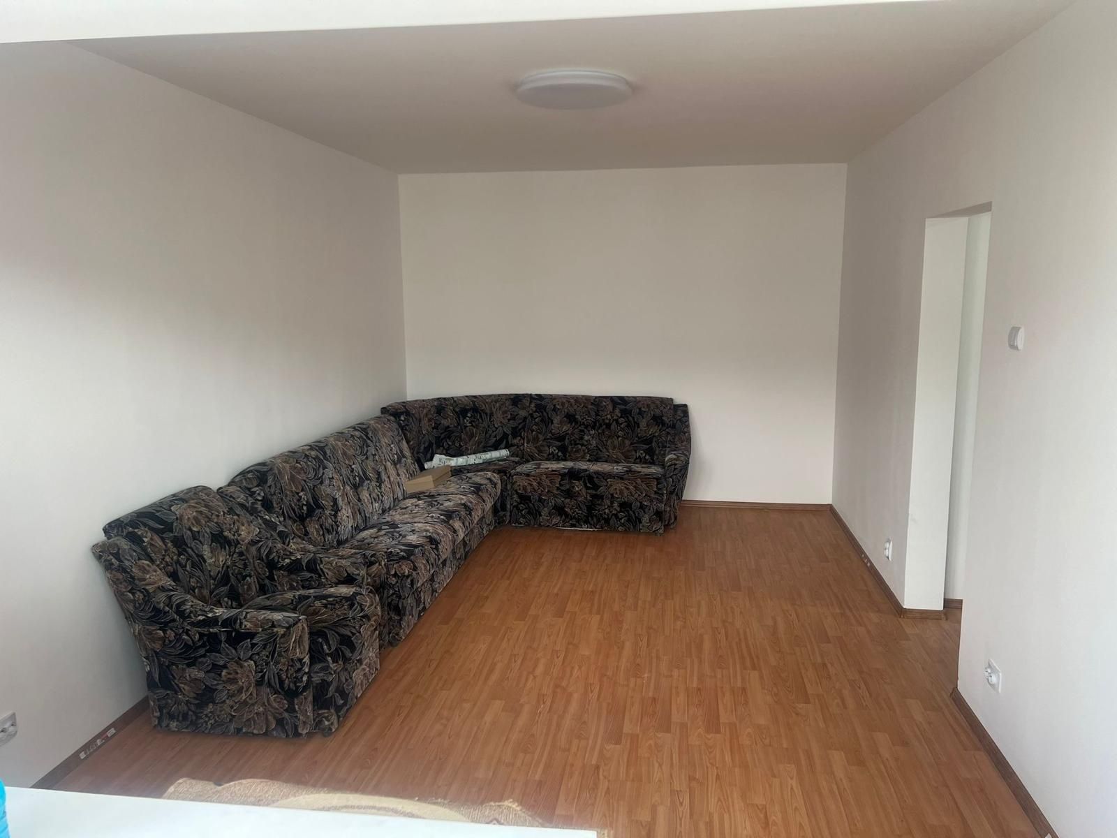 Vând apartament 2 camere, aleea Buhuși 3,59mp,1979,renovat total