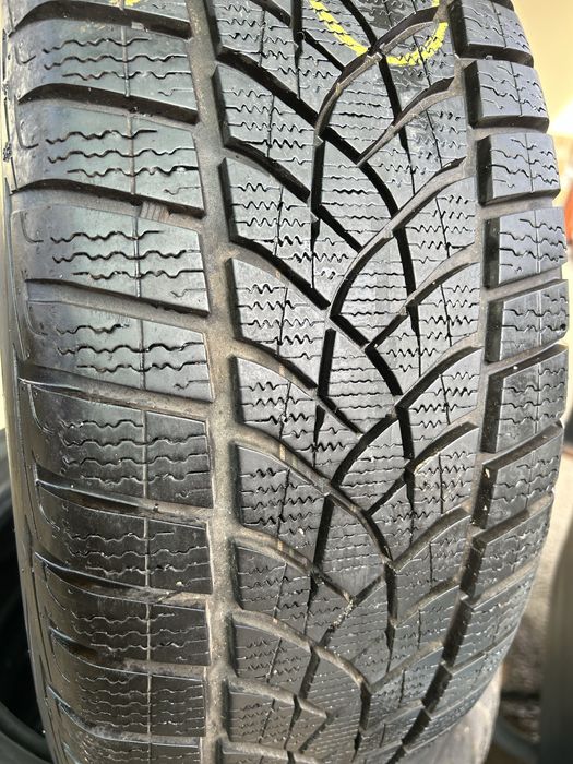 4 зимни гуми goodyear 235 55 18