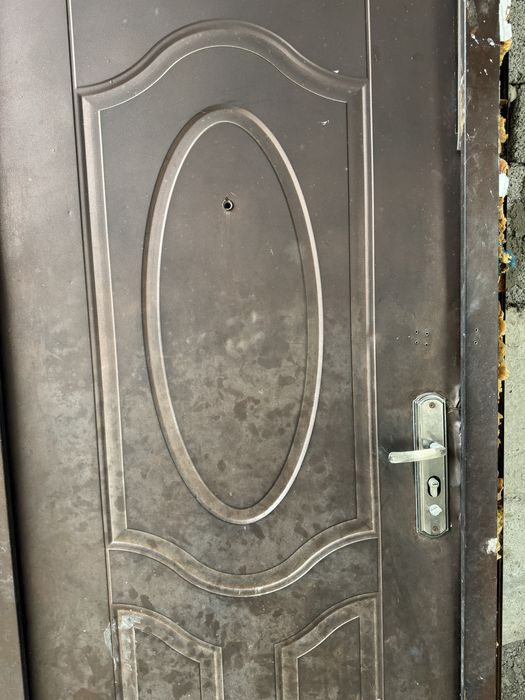 Двери входные металлические