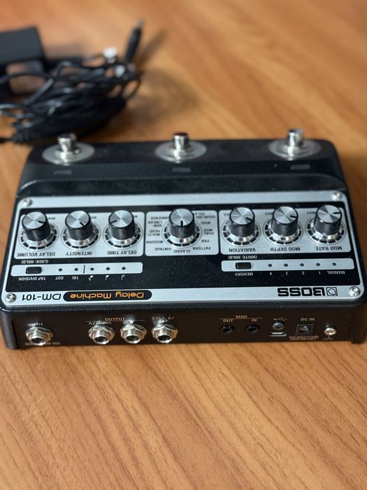 Продам гитарную примочку Boss DM-101 Delay Machine