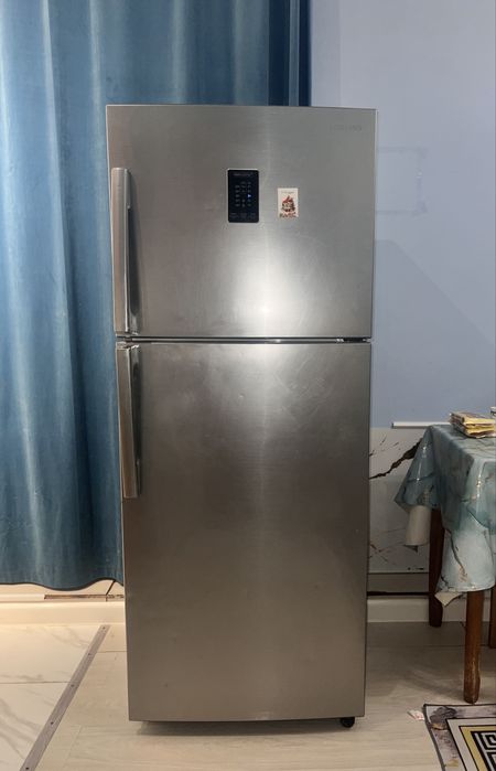 Холодильник Samsung