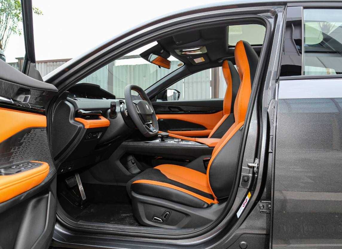 CHANGAN UNI V naxt va nasiya savdo yillik 10%