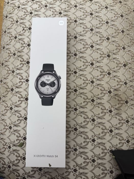 Продам часы xiaomi Watch S4
