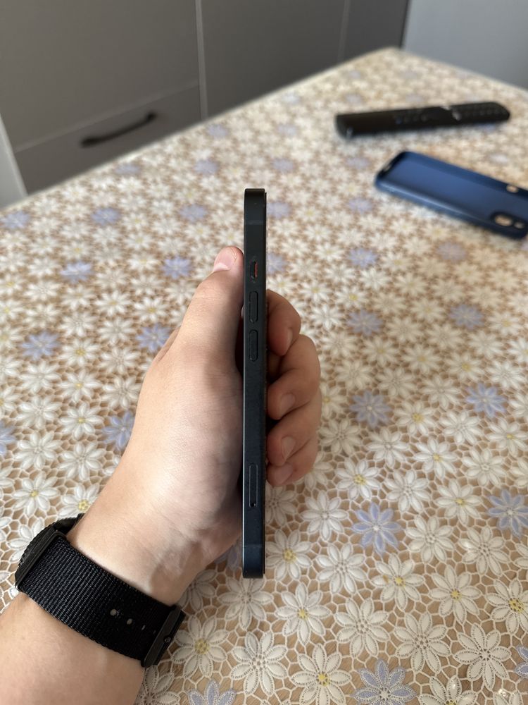 iPhone 13 256gb в отличном состоянии