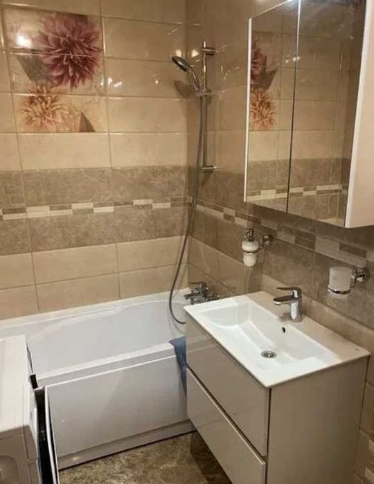 Дава се под наем Тристаен апартамент в Пловдив, Център - 75 кв.м за 193.8 € - Снимка #3