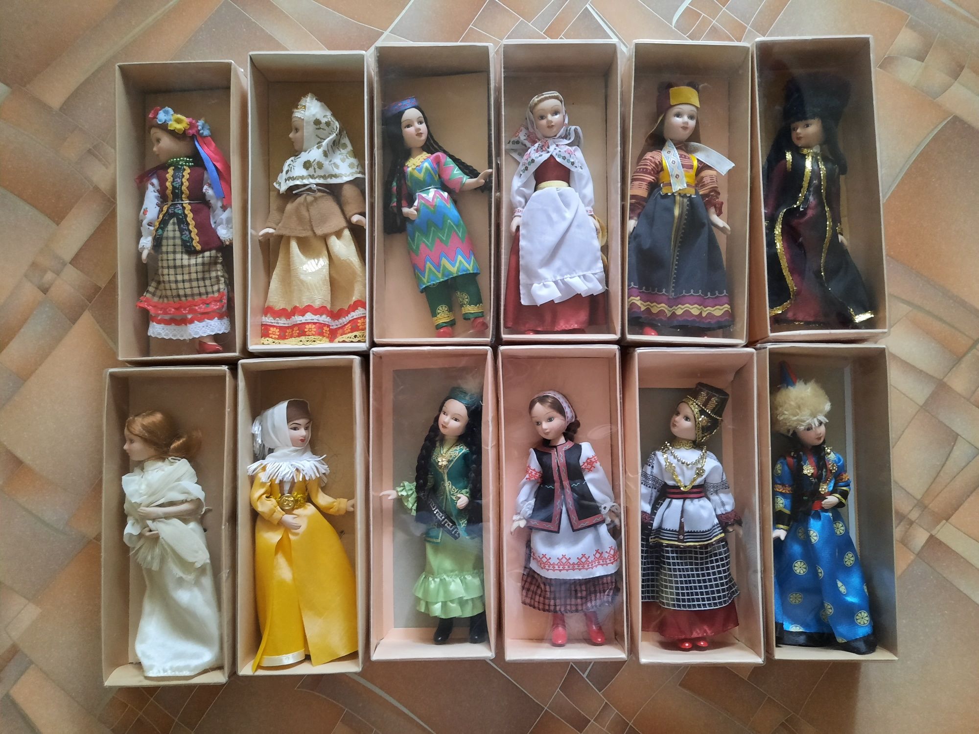 Продам куклы коллекционные