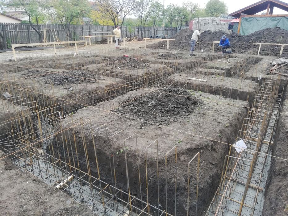 S. C. Constructii case la cheie/gri, amenajari