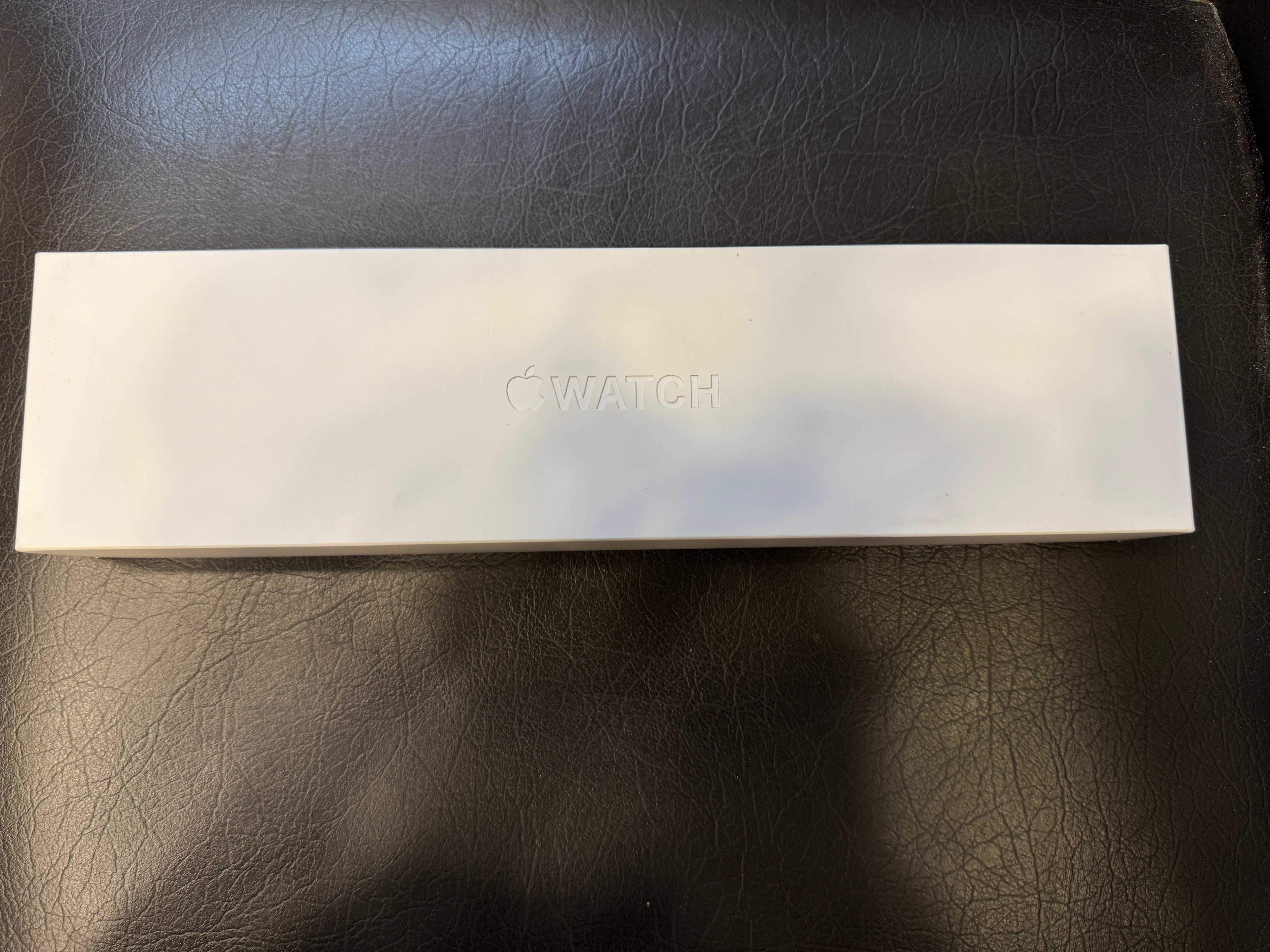Apple Watch Series 8 GPS, 45mm Silver Aluminium Case-White Sport Band