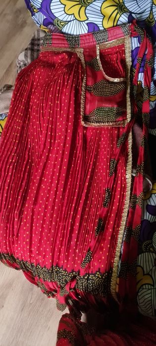 Vând fuste țigănești