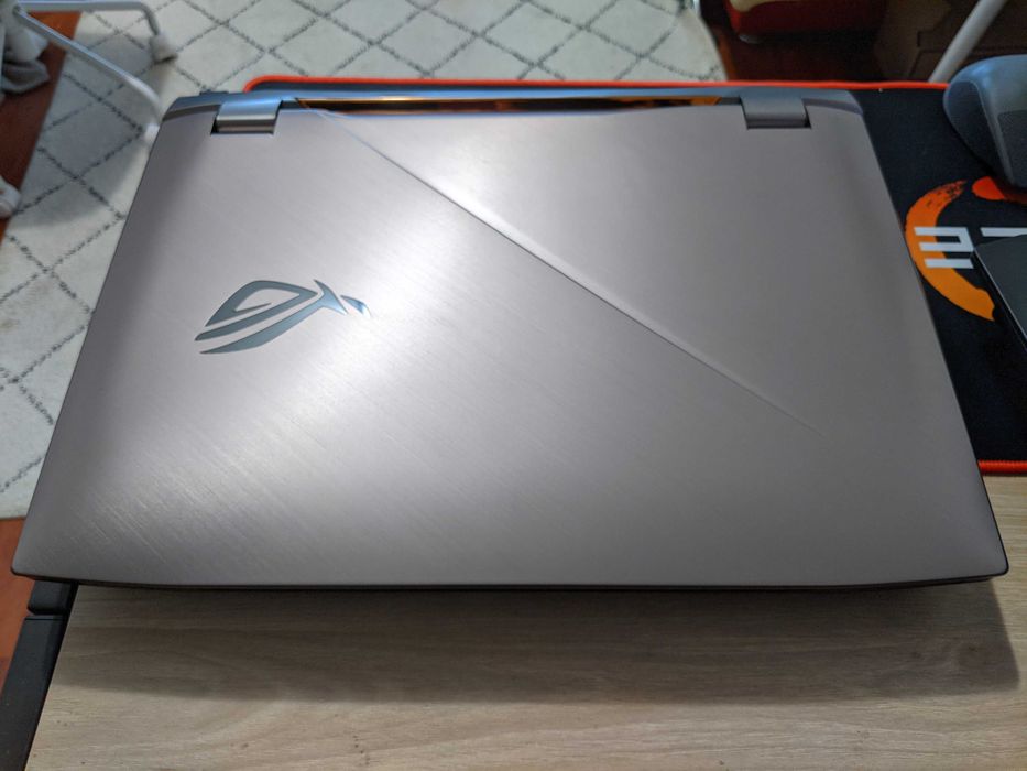 Asus ROG G703VI - GTX 1080, i7 7700HQ, 16GB DDR4, 256gb SSD, 1tb SSHD