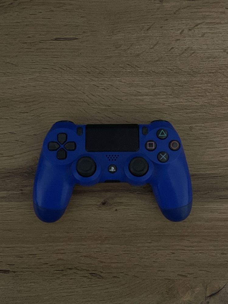 Продам PS4 slim