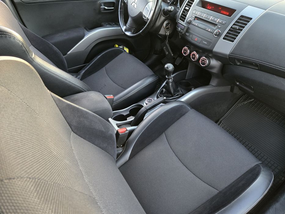 Mitsubishi Outlander 4x4 / 2.0 diesel / Fabricație 2010