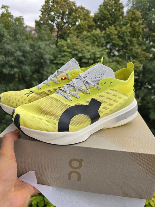 On Cloud Running Cloudboom Strike 44 Noi!
