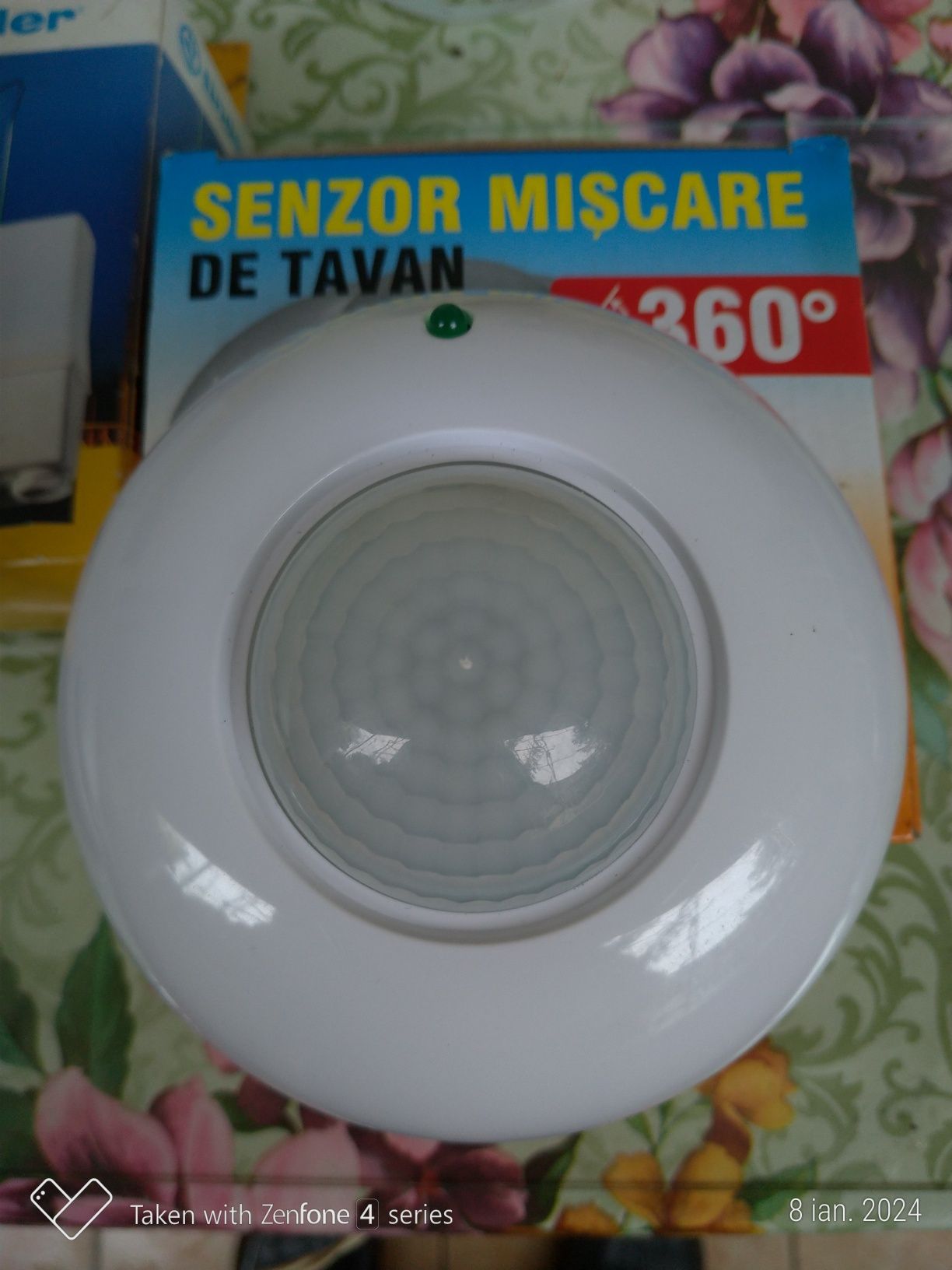 Lampa cu becuri led senzor miscare sau crepuscul