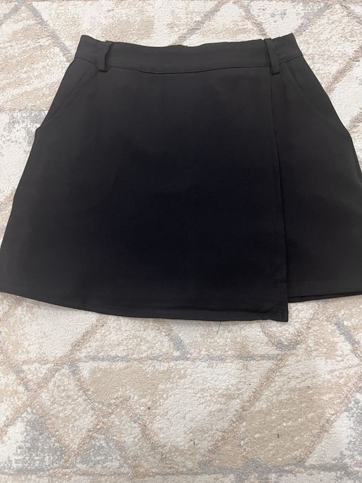 Юбка хорошая шортами внутри