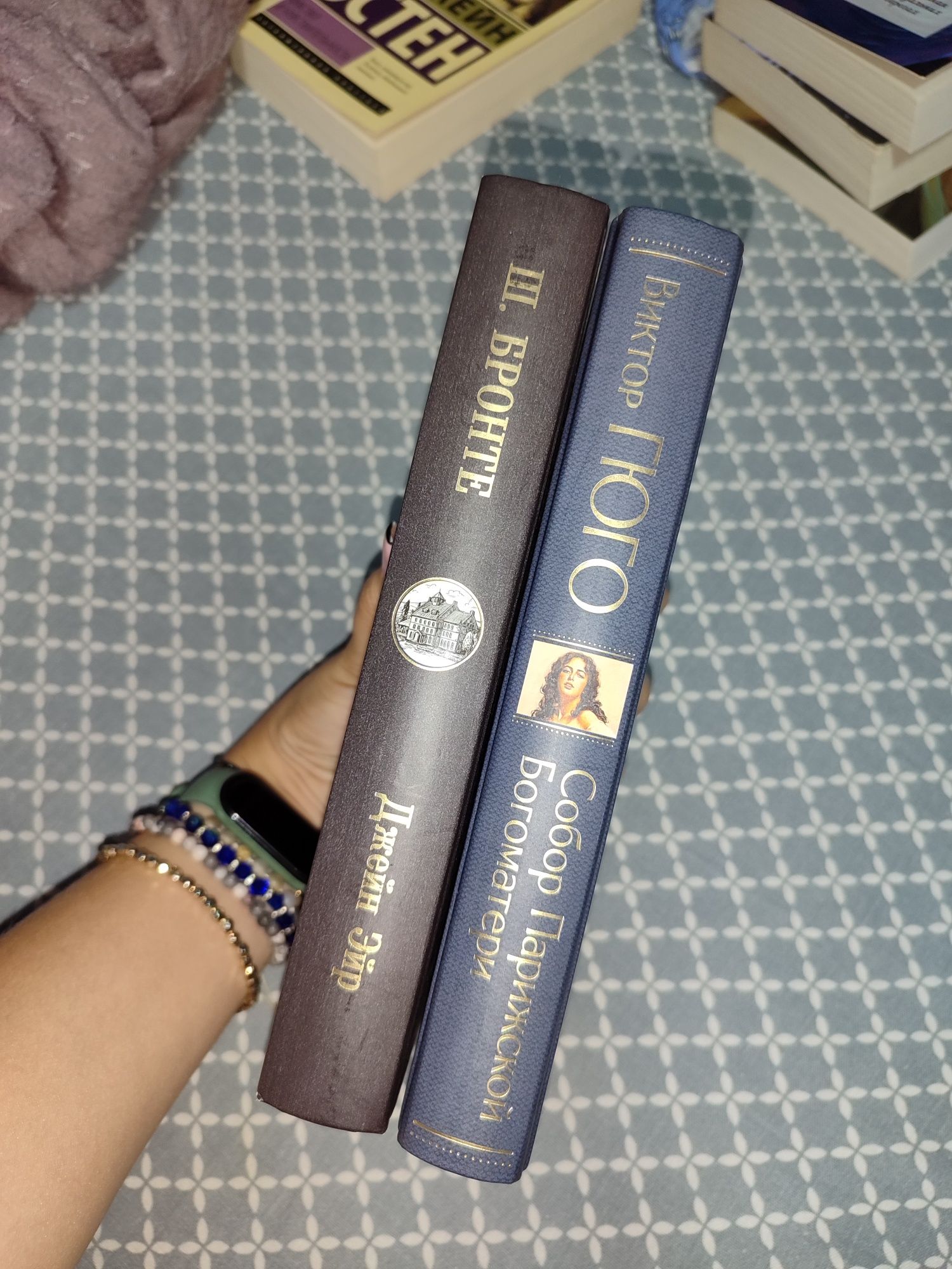 Книги в твёрдом переплёте