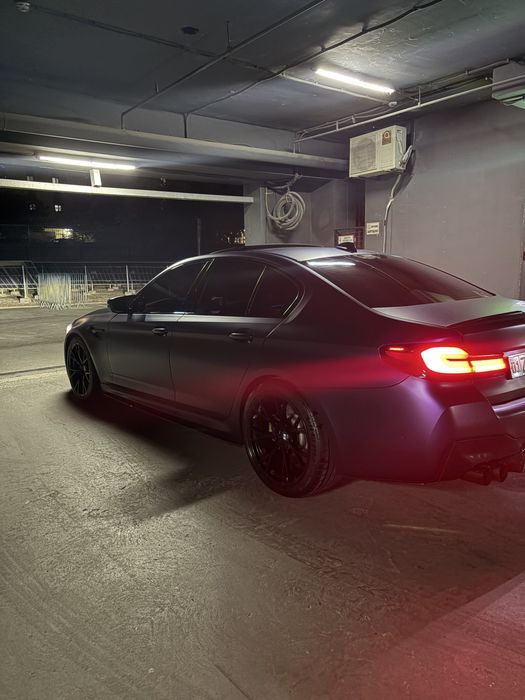 BMW M550i 2023 yil 42.000km yurgan stage 2+ da +-700ot kuchi