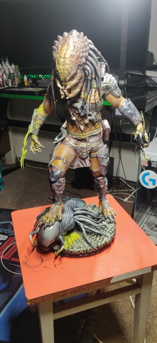 Figurină Predator pictată manual