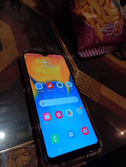 Samsung a20e в супер състояние