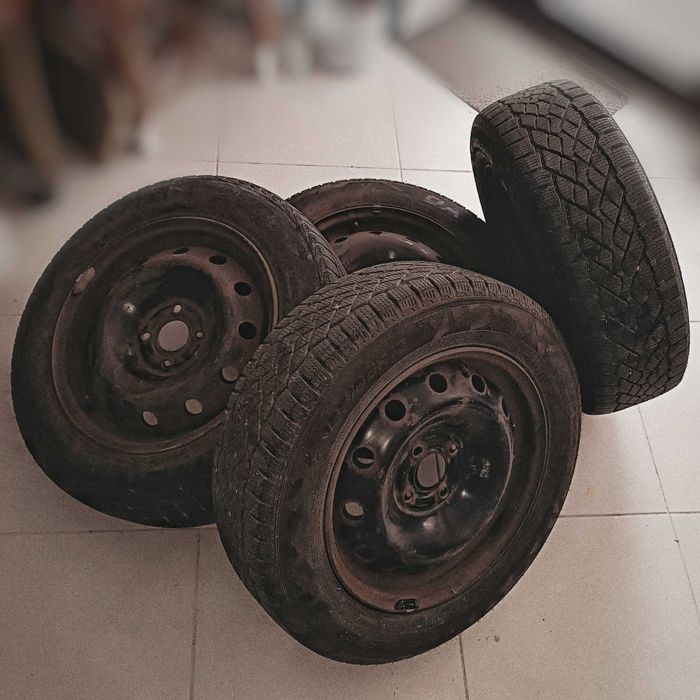 Метални джанти 15 цола със зимни гуми