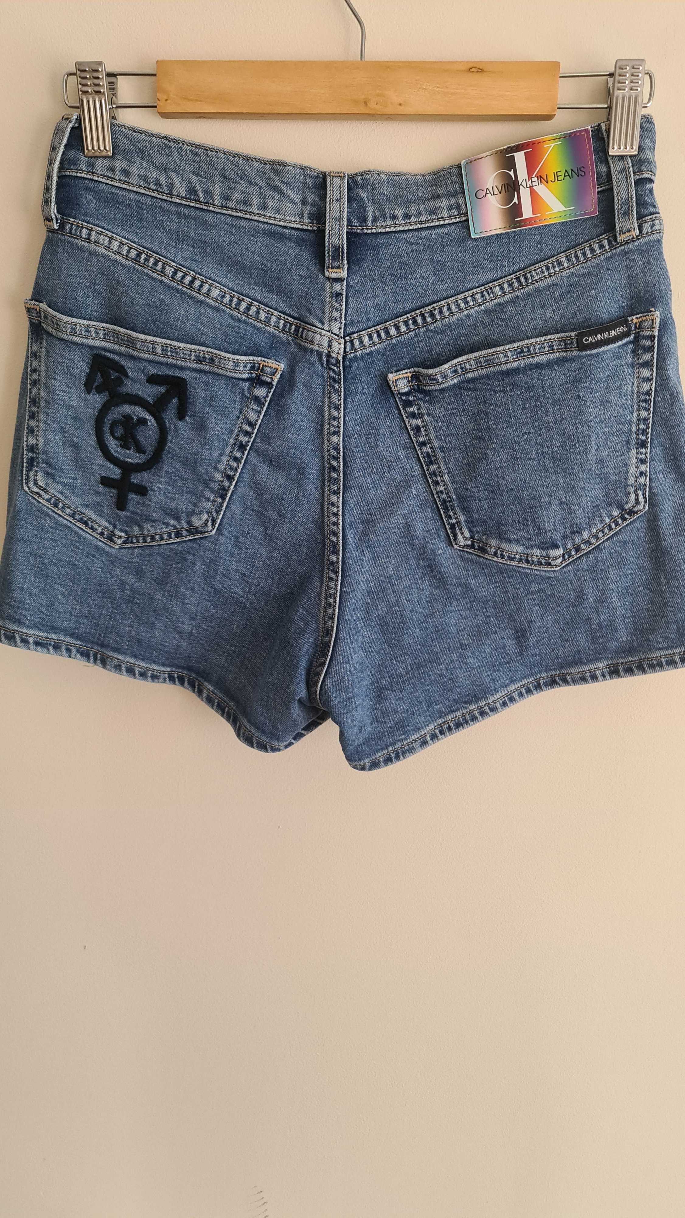 Нови къси панталонки Calvin Klein, S,  150лв